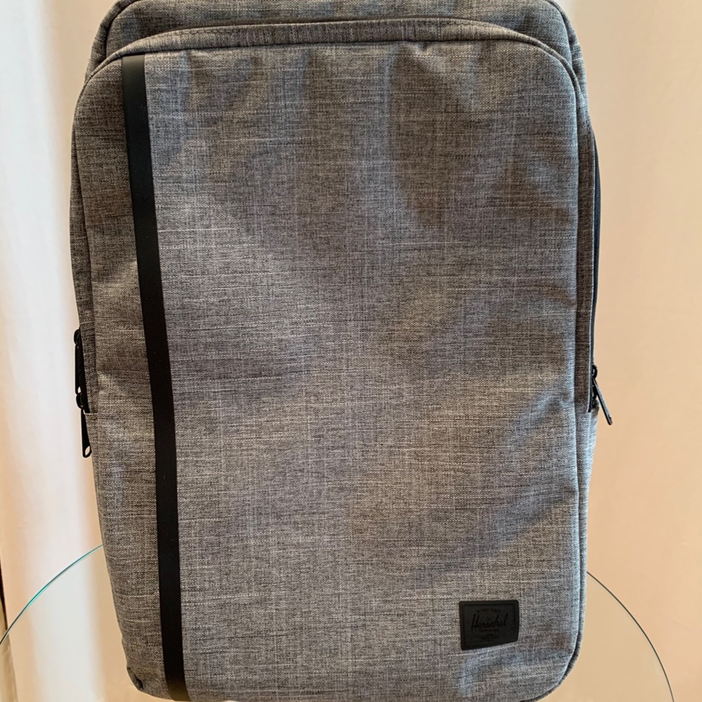 NEW - HERSCHEL Travel Backpack Raven Crosshatch